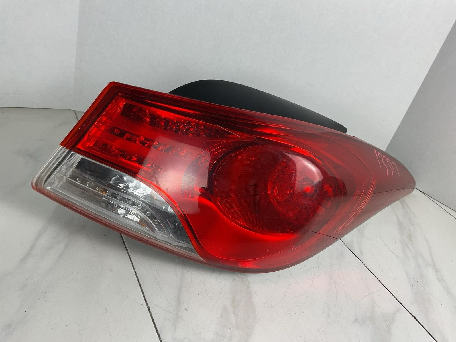 Tail Light Assembly HYUNDAI ELANTRA Right 11 12 130